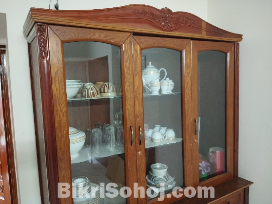 ডিনার ওয়াগন বা ৩ দরজার শো-কেস